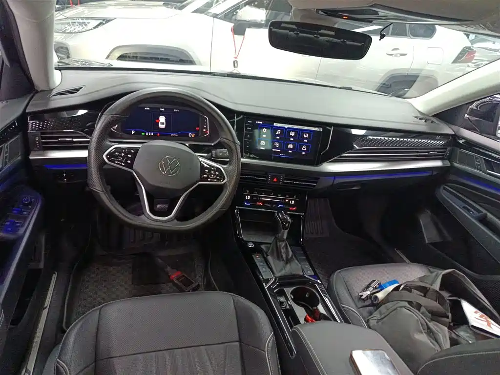 Passat 2023 facelift 330TSI luxury version купить на сайте DeffCars