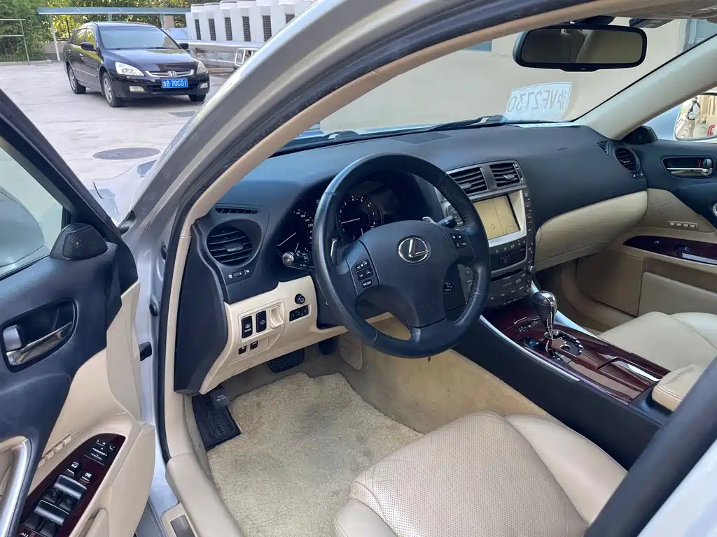Lexus IS 2008 300 Deluxe Edition купить на сайте DeffCars