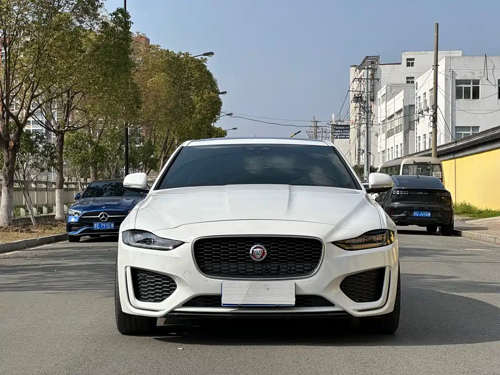 Jaguar XEL 2021 2.0T 200PS R-DYNAMIC Youth Sports Edition купить на сайте DeffCars