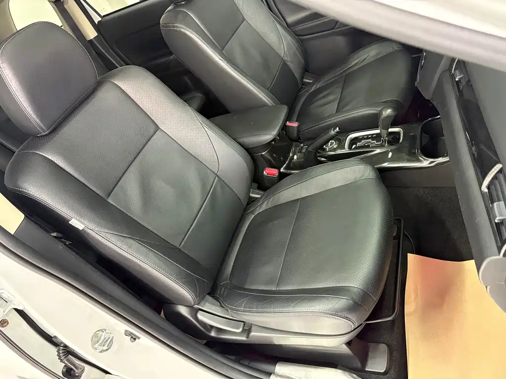 Outlander 2016 2.4L four-wheel drive luxury version 7 seats купить на сайте DeffCars