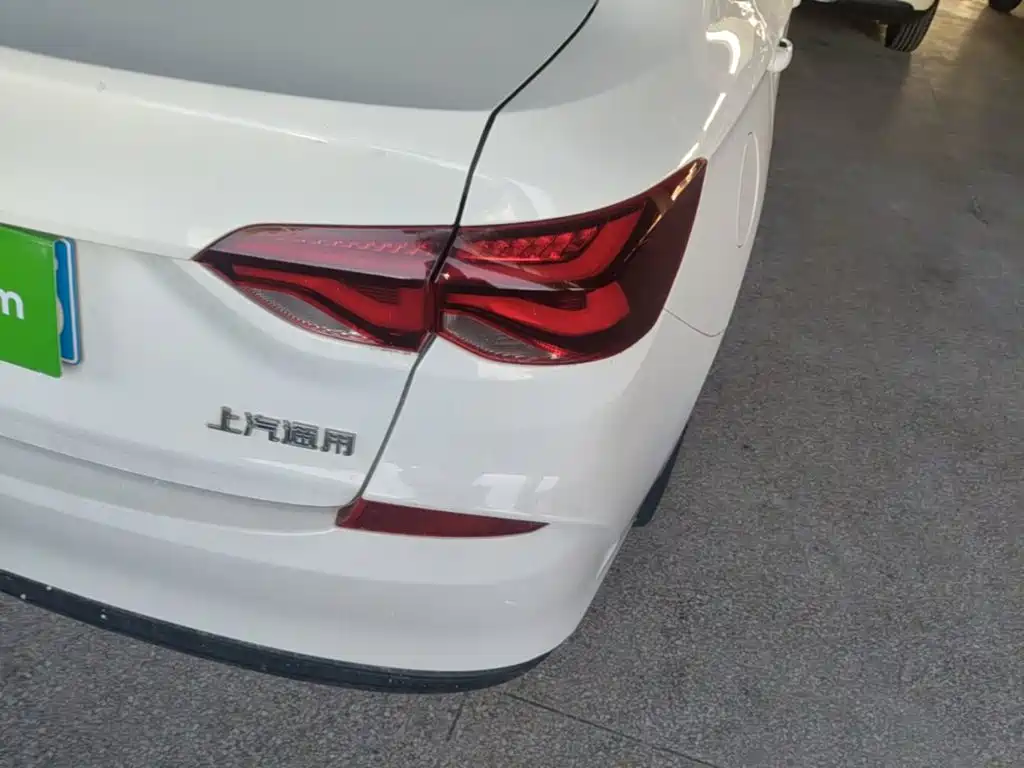 Cruze 2022 320 Automatic Sunroof Edition купить на сайте DeffCars