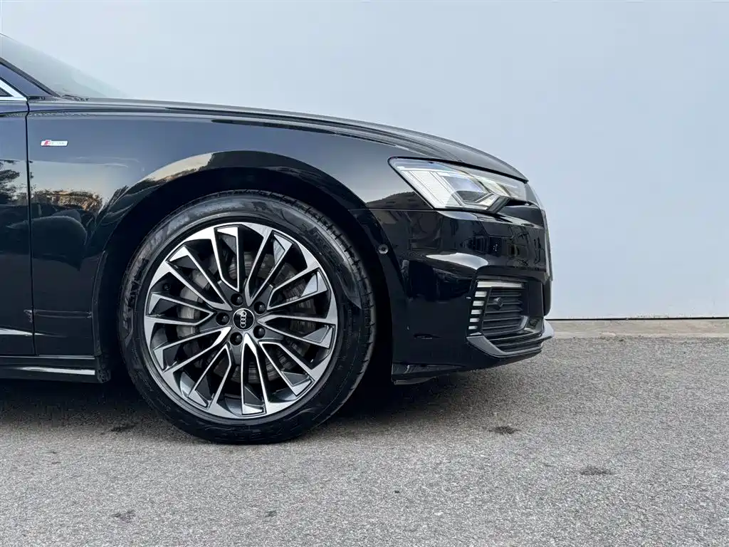 Audi A6L New Energy 2020 55 TFSI e quattro купить на сайте DeffCars