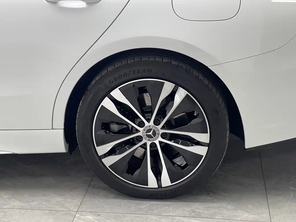 Mercedes-Benz C-Class New Energy 2024 C 350 eL купить на сайте DeffCars