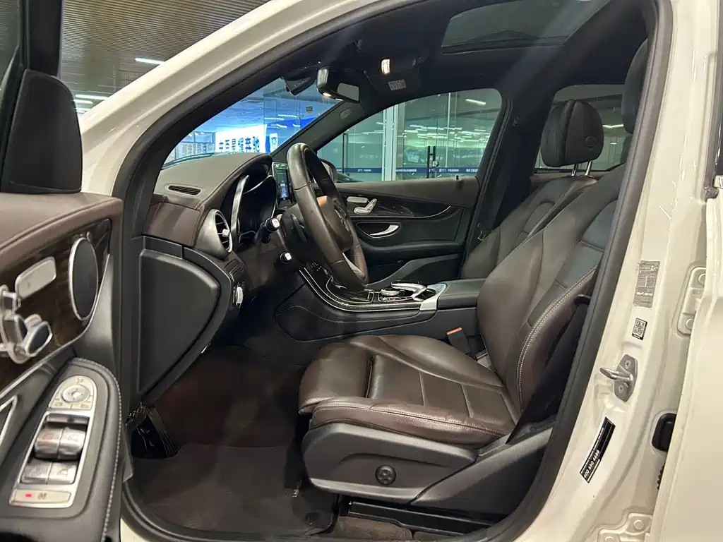 Mercedes-Benz GLC 2018 facelift GLC 260 4MATIC dynamic version купить на сайте DeffCars