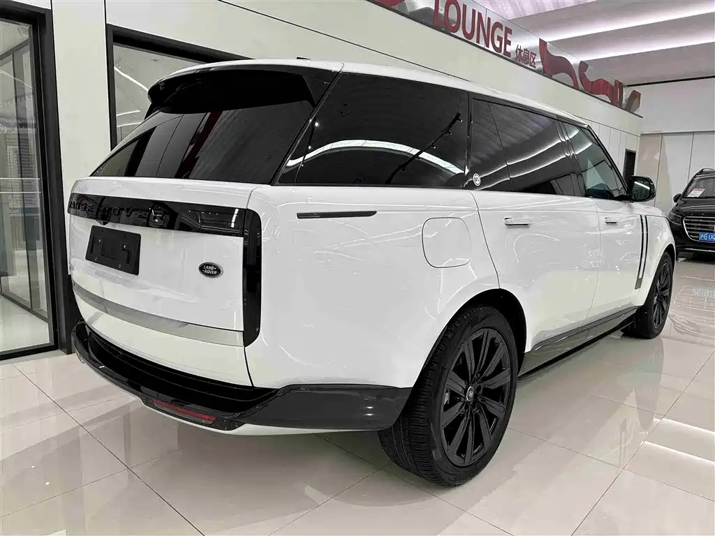 Range Rover 2023 3.0 L6 400PS Extended Edition купить на сайте DeffCars