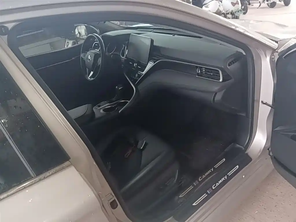 Camry 2021 2.0G Deluxe Edition купить на сайте DeffCars