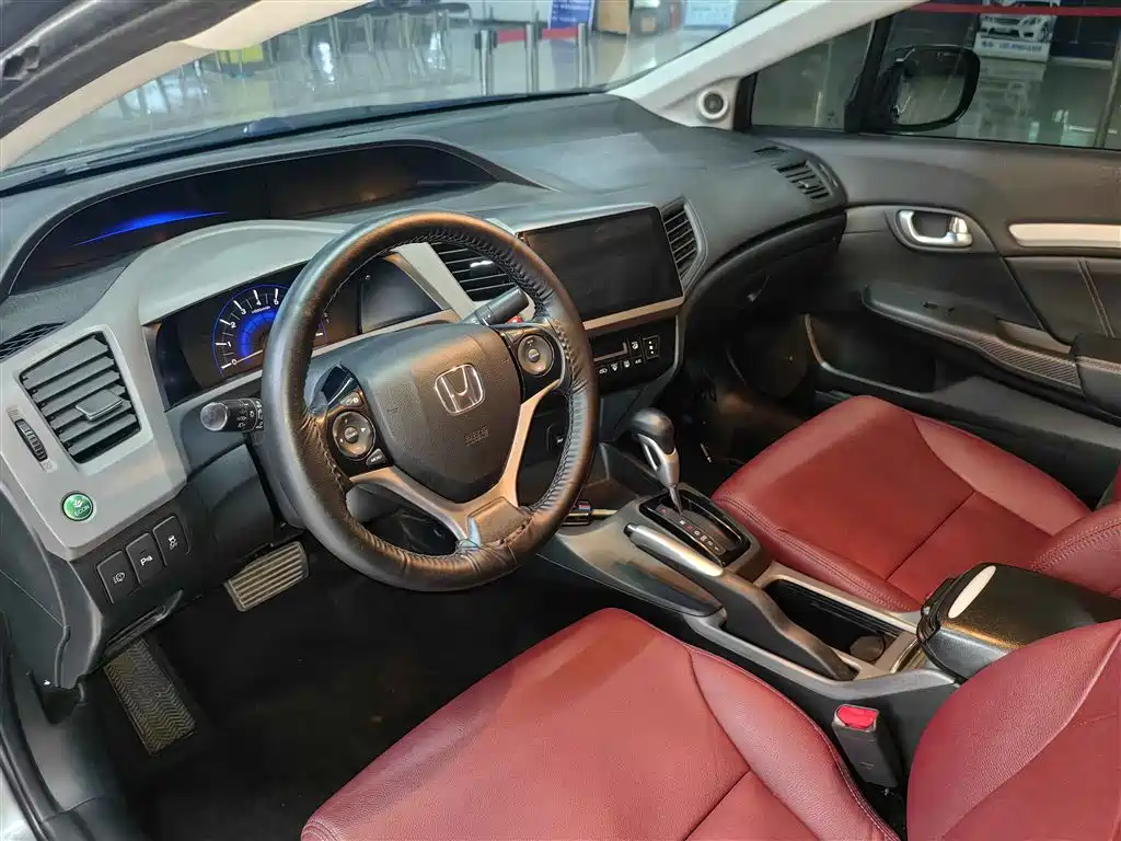 Civic 2013 10th Anniversary 1.8L Automatic Deluxe Edition купить на сайте DeffCars