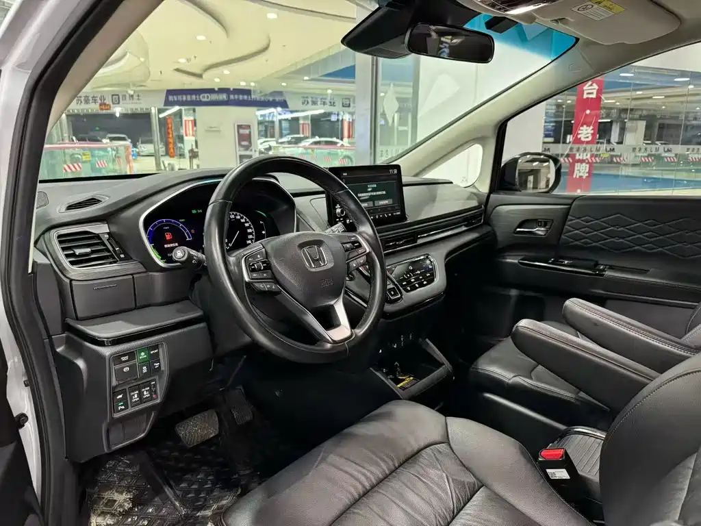 Alison 2024 2.0L e:HEV Deluxe Edition купить на сайте DeffCars