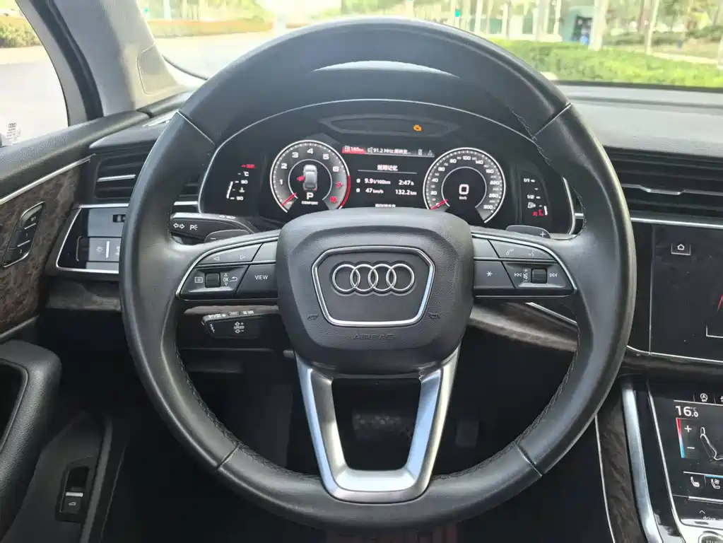 Audi Q7 2022 55 TFSI quattro S line sports купить на сайте DeffCars