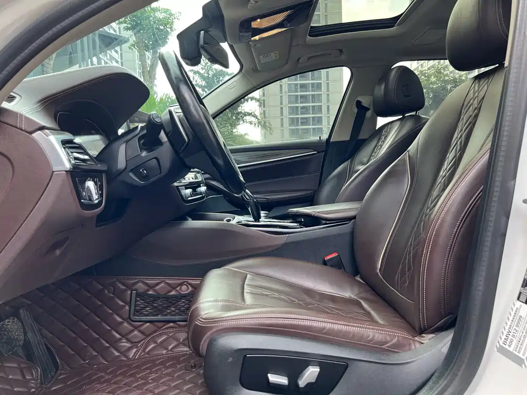 BMW 5 Series 2020 530Li Leading M Sports Package купить на сайте DeffCars