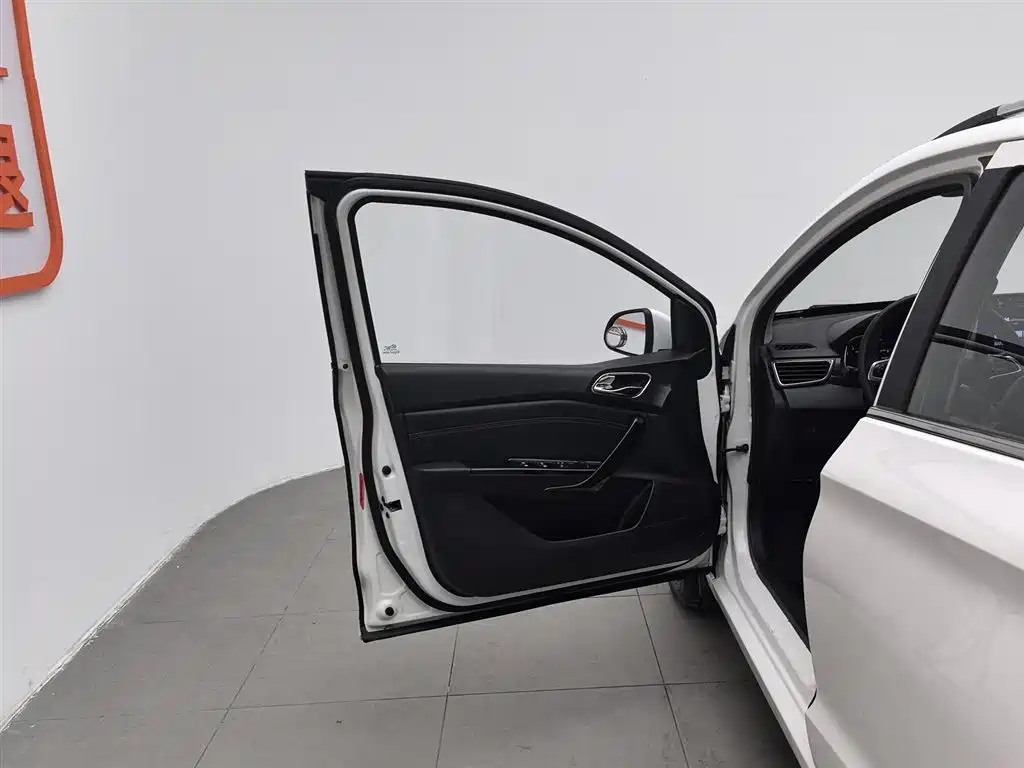 Baojun 310 2016 1.2L manual luxury model купить на сайте DeffCars