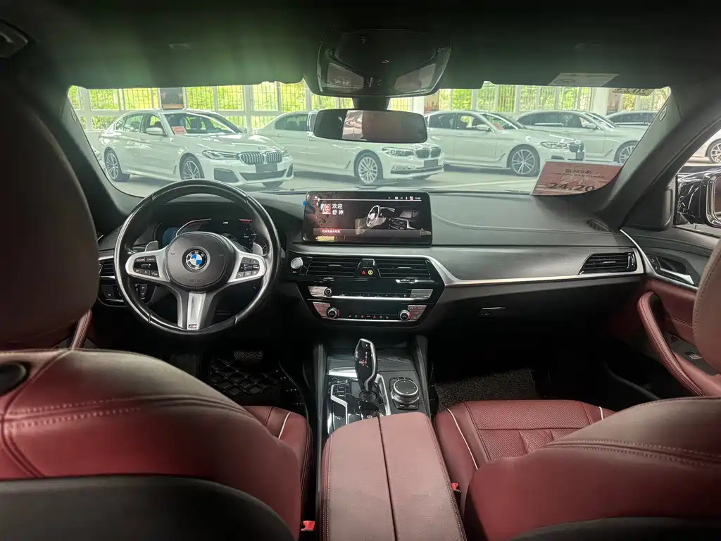 BMW 5 Series 2021 530Li Leading M Sports Package купить на сайте DeffCars
