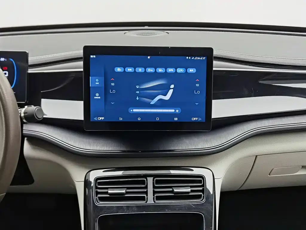 Qin PLUS 2023 Champion Edition DM-i 55KM Leading Type купить на сайте DeffCars