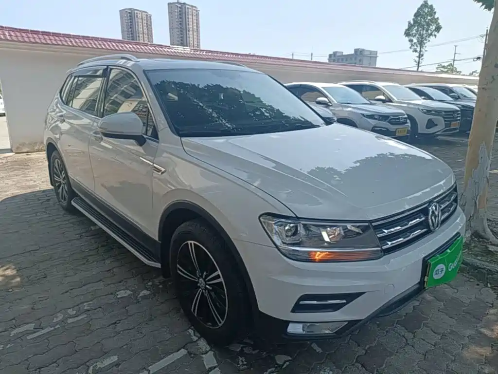 Tiguan L 2020 330TSI automatic two-wheel drive panoramic comfort version National VI купить на сайте DeffCars