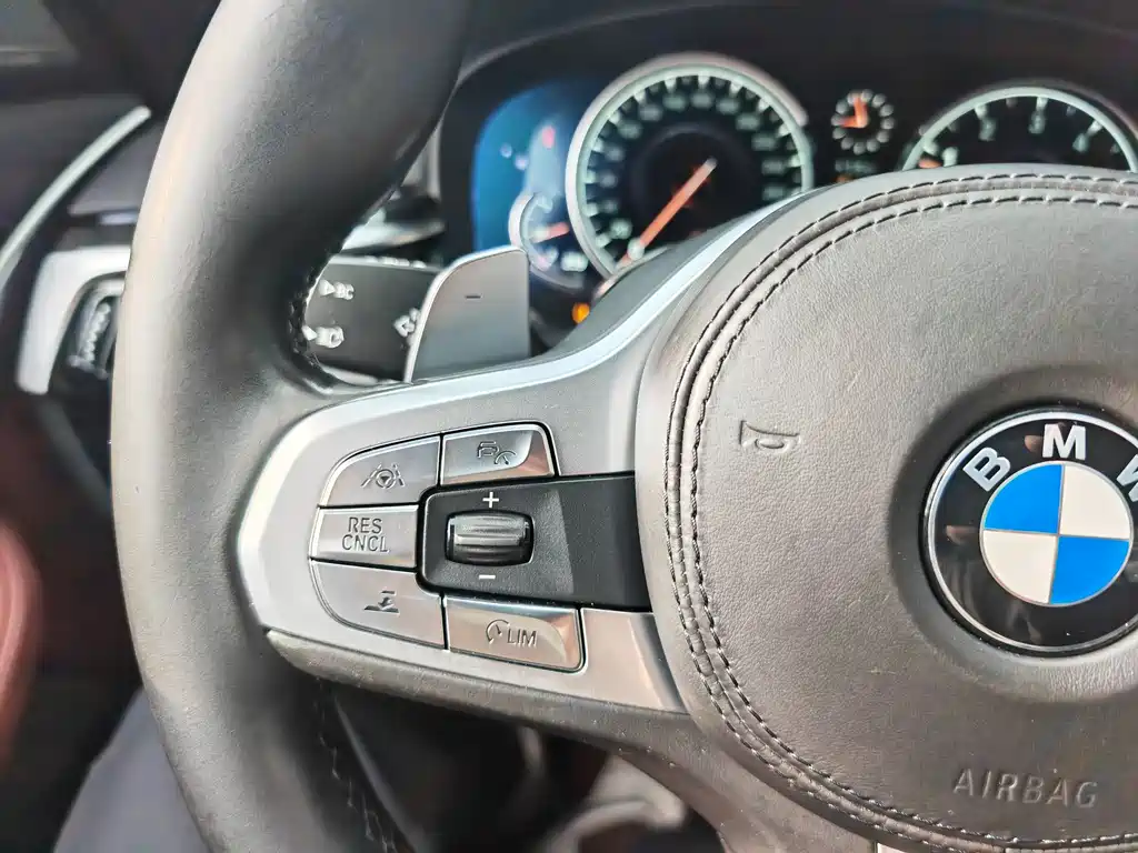 BMW 5 Series 2018 facelift 530Li Exclusive M Sports Package купить на сайте DeffCars