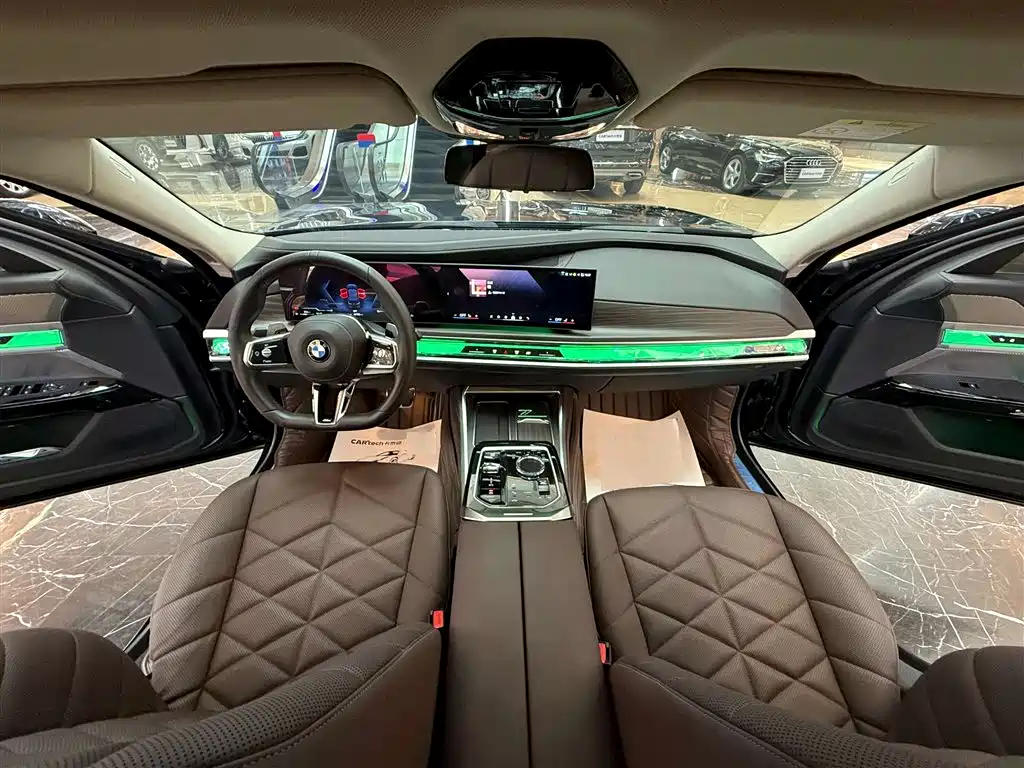 BMW 7 Series 2023 735Li M Sports Package купить на сайте DeffCars