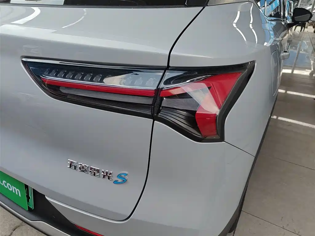 Wuling Starlight S 2024 model 130km pilot model купить на сайте DeffCars