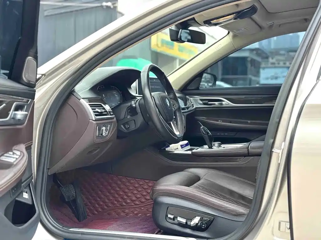 BMW 7 Series 2019 730Li Luxury Package купить на сайте DeffCars