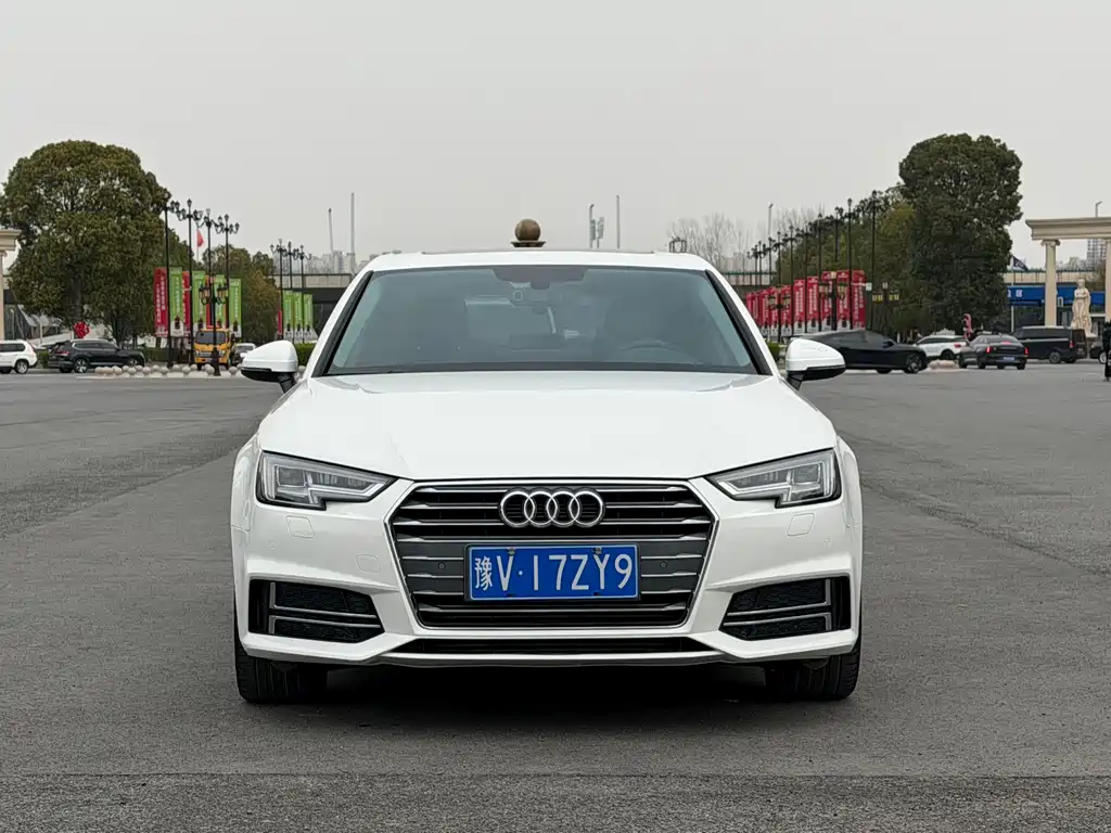 Audi A4L 2018 30th Anniversary Model 40 TFSI Fashion Model купить на сайте DeffCars