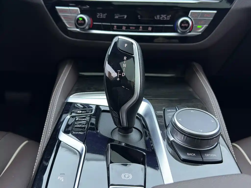 BMW 5 Series 2022 facelift 525Li M Sports Package купить на сайте DeffCars