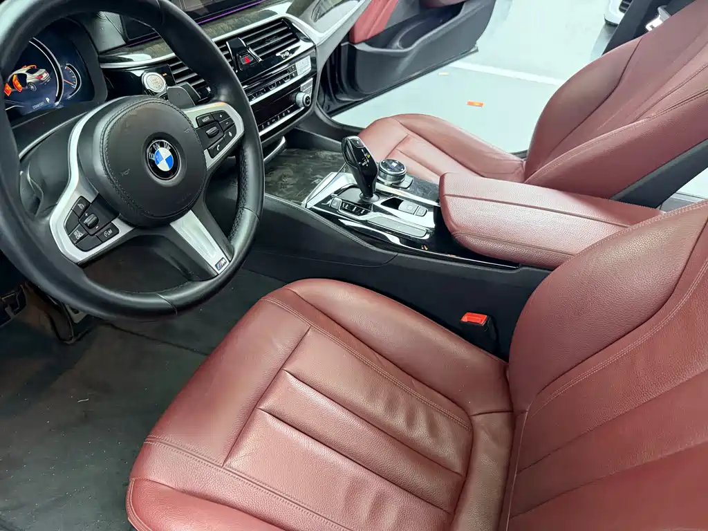 BMW 5 Series 2018 530Li Leading M Sports Package купить на сайте DeffCars