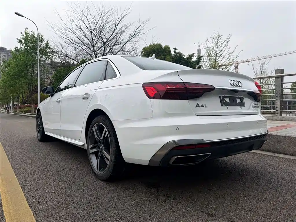 Audi A4L 2022 40 TFSI Fashionable and Dynamic купить на сайте DeffCars