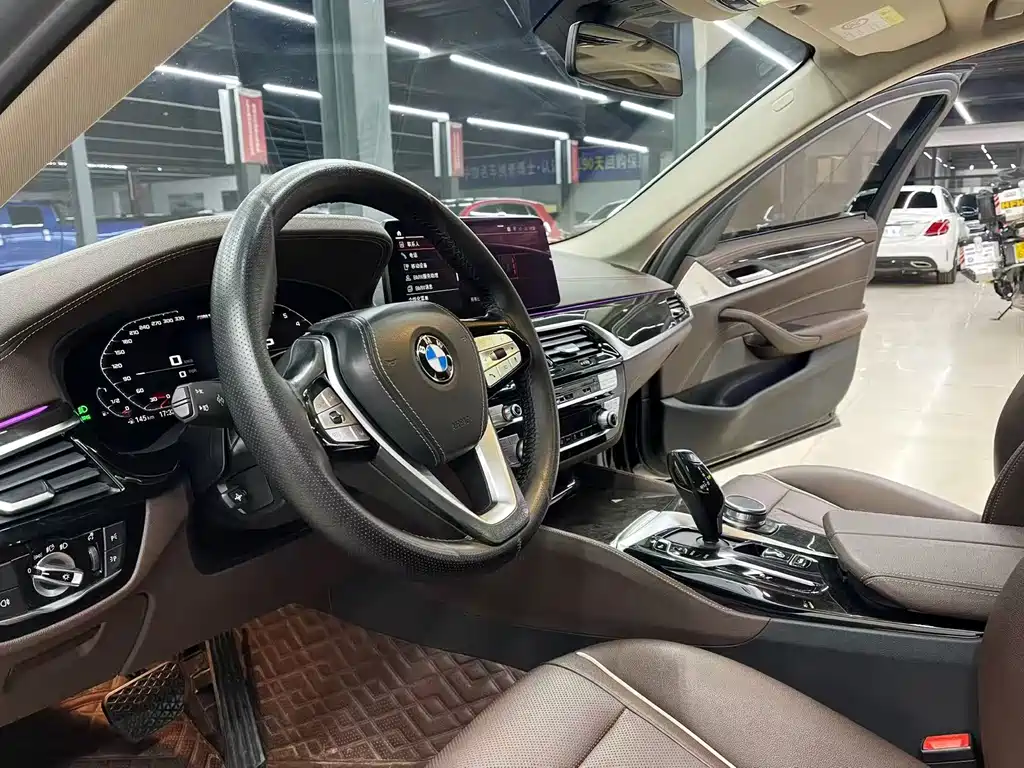 BMW 5 Series 2021 525Li Luxury Package купить на сайте DeffCars
