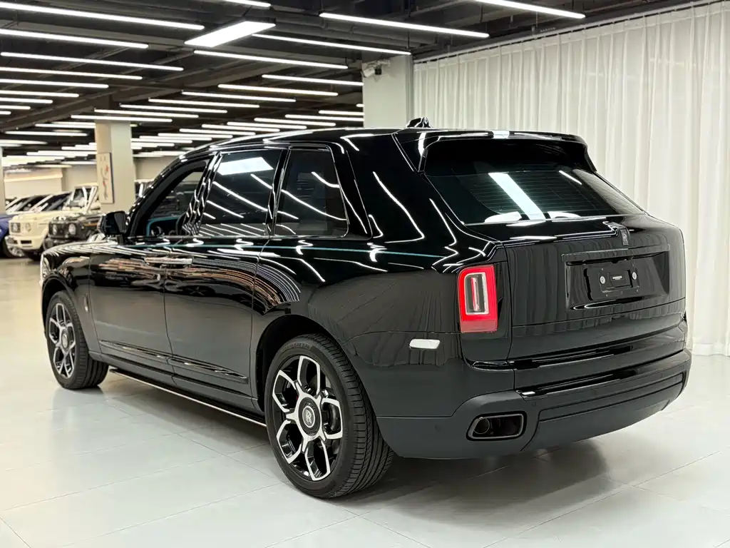 Cullinan 2020 Black Badge купить на сайте DeffCars