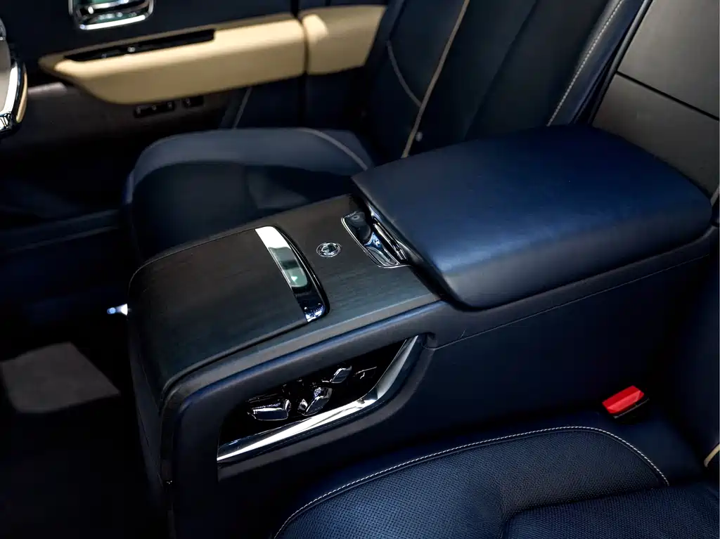 Cullinan 2018 four-seat version купить на сайте DeffCars