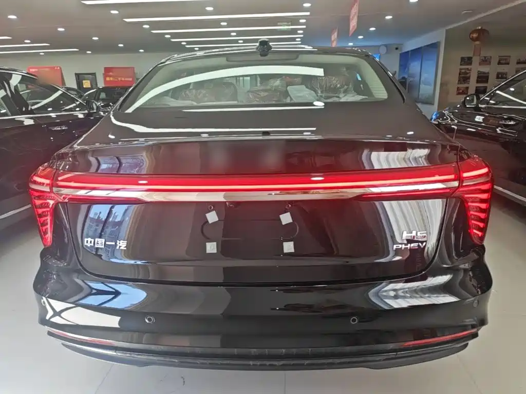 Hongqi H5 PHEV 2025 130 super hybrid version купить на сайте DeffCars