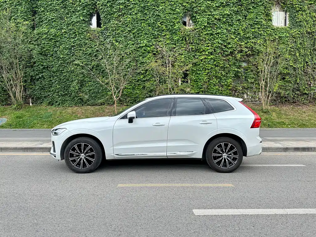 Volvo XC60 2020 T5 four-wheel drive Zhiyuan Deluxe Edition купить на сайте DeffCars