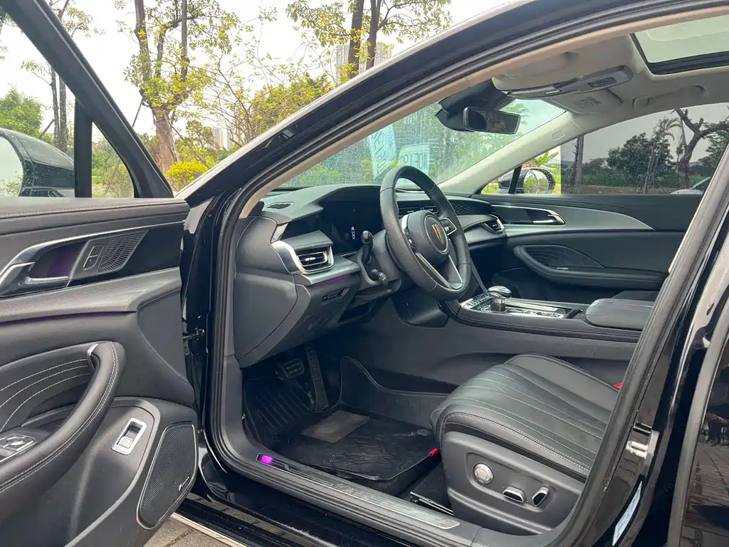 Hongqi H5 2023 2.0T Automatic Zhilianqichang Edition купить на сайте DeffCars