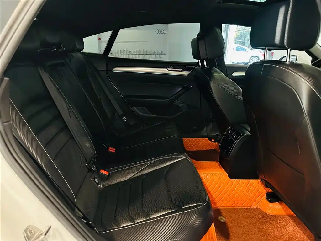 FAW-Volkswagen CC 2019 330TSI Charming Edition National VI купить на сайте DeffCars