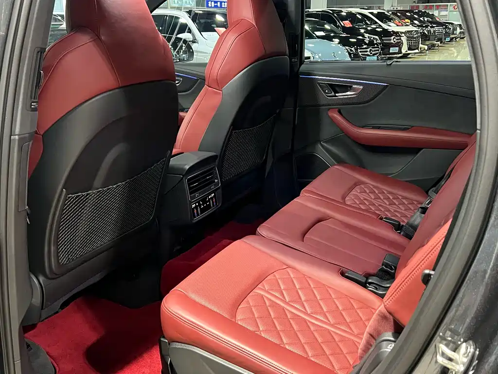 Audi SQ7 2024 Model 4.0 TFSI купить на сайте DeffCars