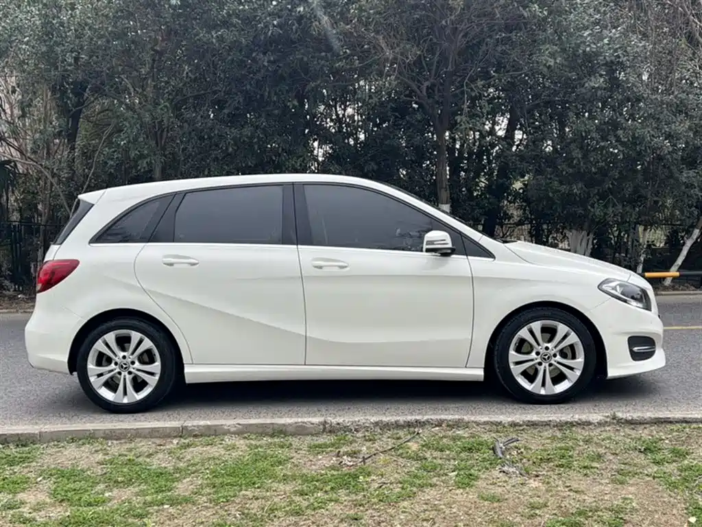 Mercedes-Benz B-Class 2017 B 200 Dynamic купить на сайте DeffCars