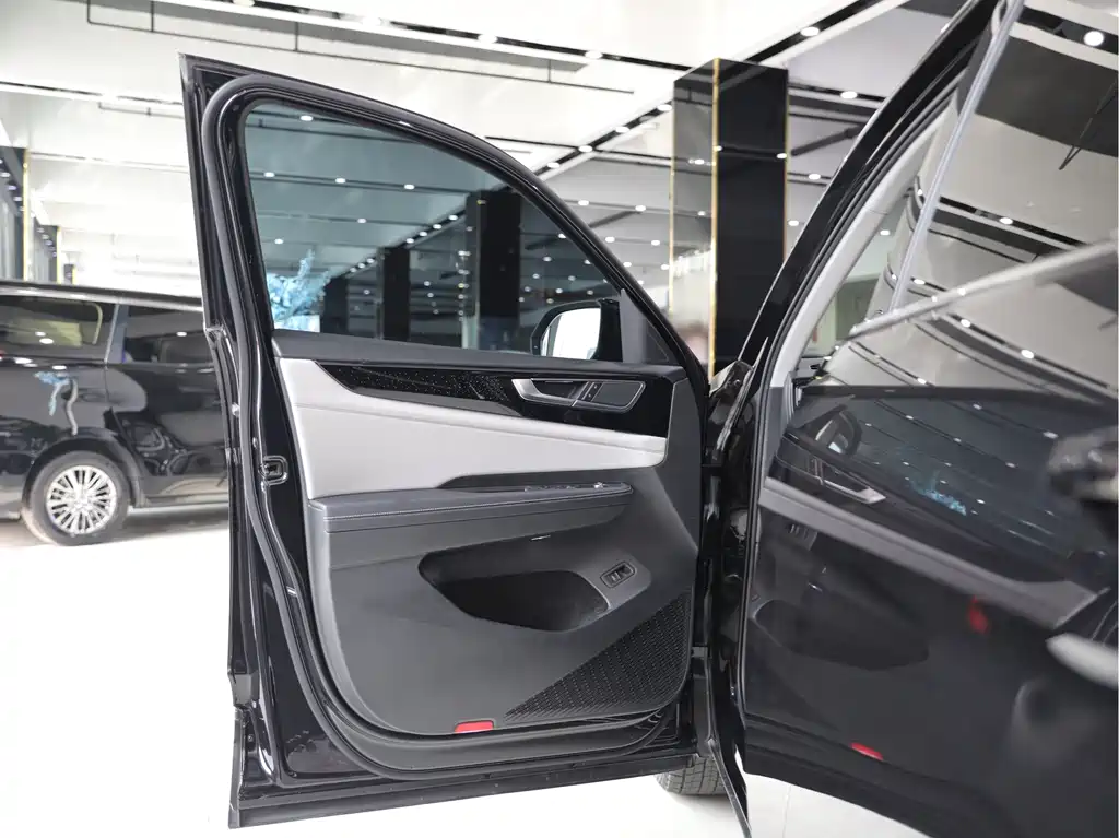 Touron 2022 380TSI four-wheel drive luxury version купить на сайте DeffCars