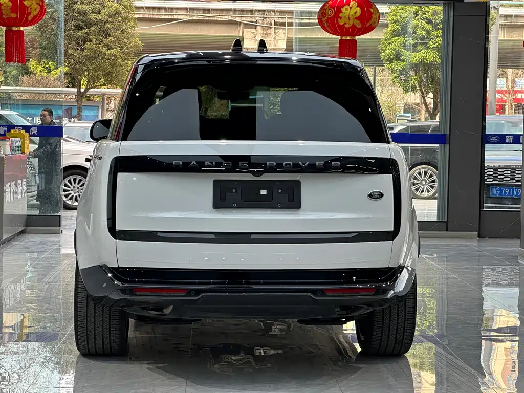 Range Rover 2025 3.0 L6 400PS Extended Edition купить на сайте DeffCars