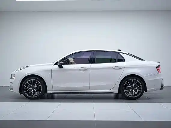 Lynk & Co 03 2019 1.5TD DCT Pro version National VI купить на сайте DeffCars