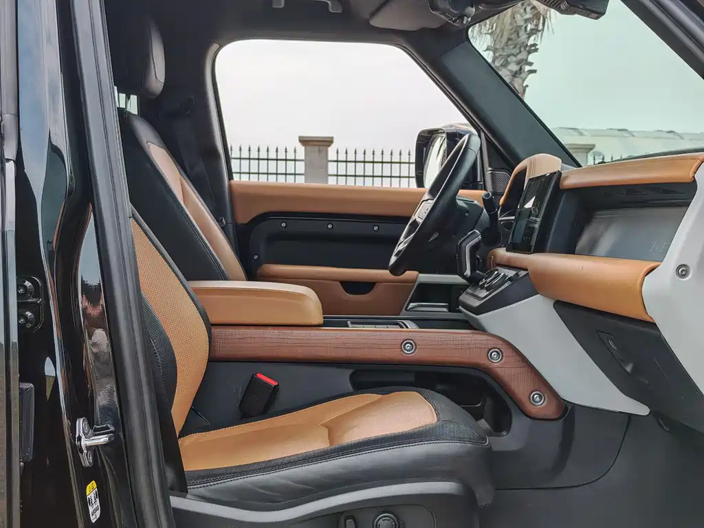 Land Rover Defender 2024 110 3.0T P400 X-DYNAMIC HSE купить на сайте DeffCars