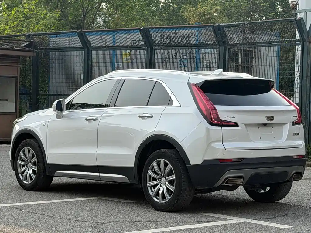 Cadillac XT4 2020 28T two-wheel drive leading model купить на сайте DeffCars