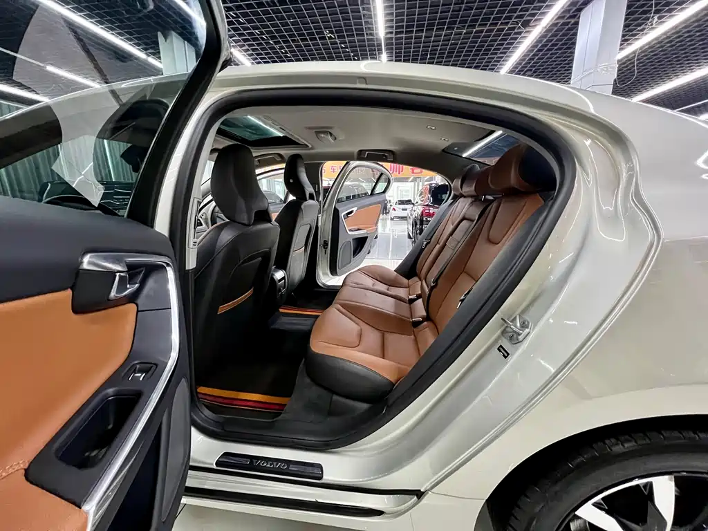 Volvo S60 2019 S60L T3 Smart Edition купить на сайте DeffCars