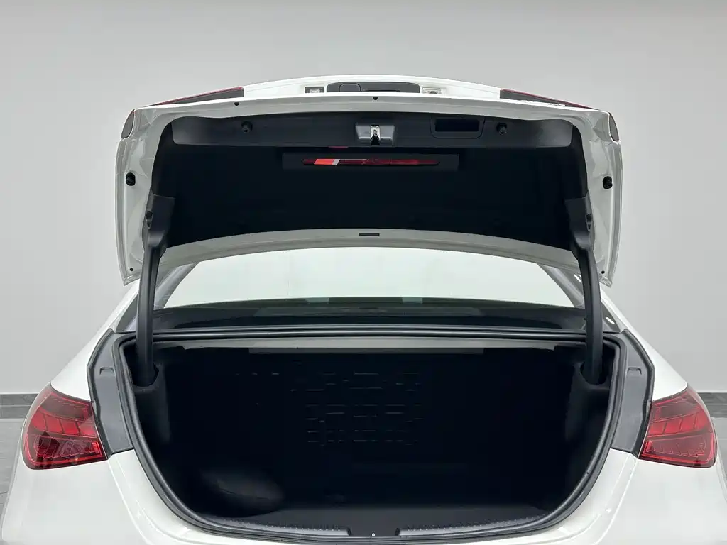 Mercedes-Benz C-Class 2024 facelift three C 260 L sports version купить на сайте DeffCars