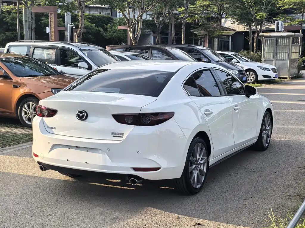 Mazda Axela 2020 2.0L Automatic Premium Edition купить на сайте DeffCars