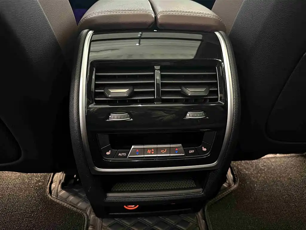 BMW X7 2021 xDrive40i Leading Luxury Package купить на сайте DeffCars