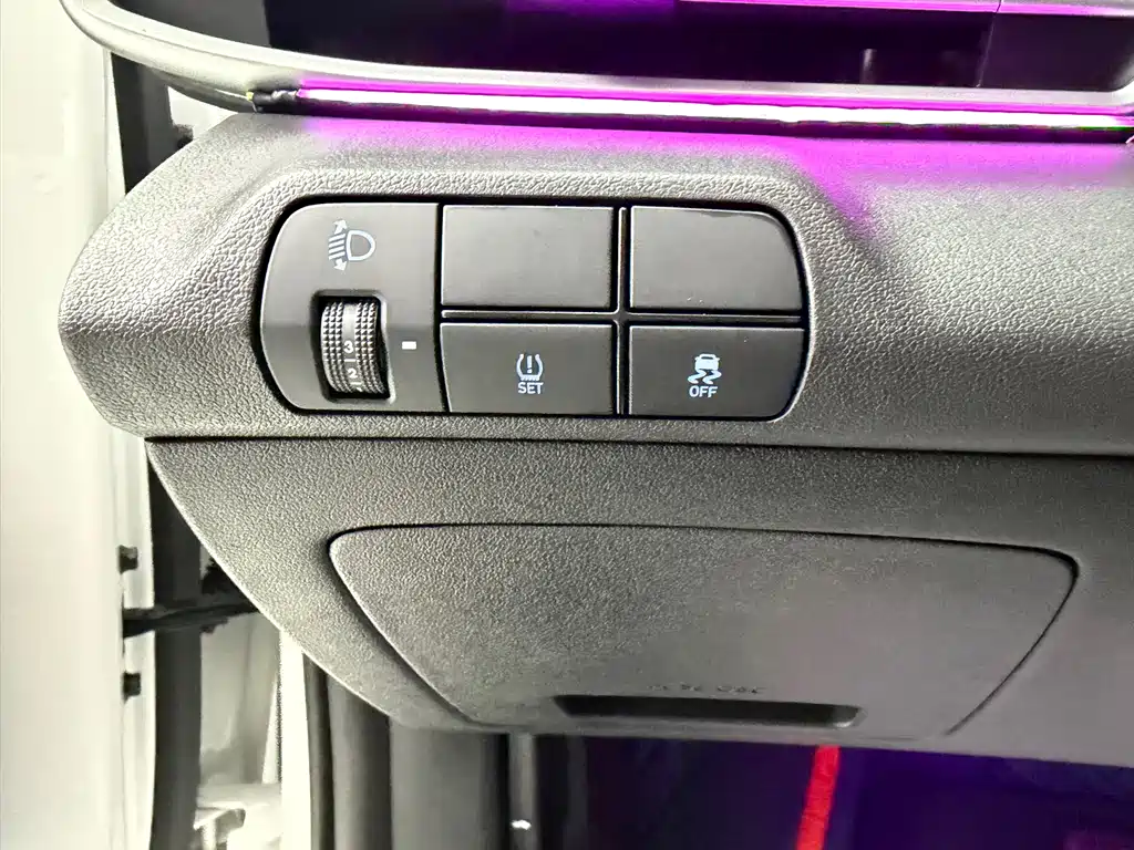 Elantra 2023 1.5L CVT LUX Premium Edition купить на сайте DeffCars