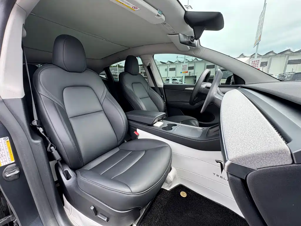 Model Y 2024 rear-wheel drive version купить на сайте DeffCars