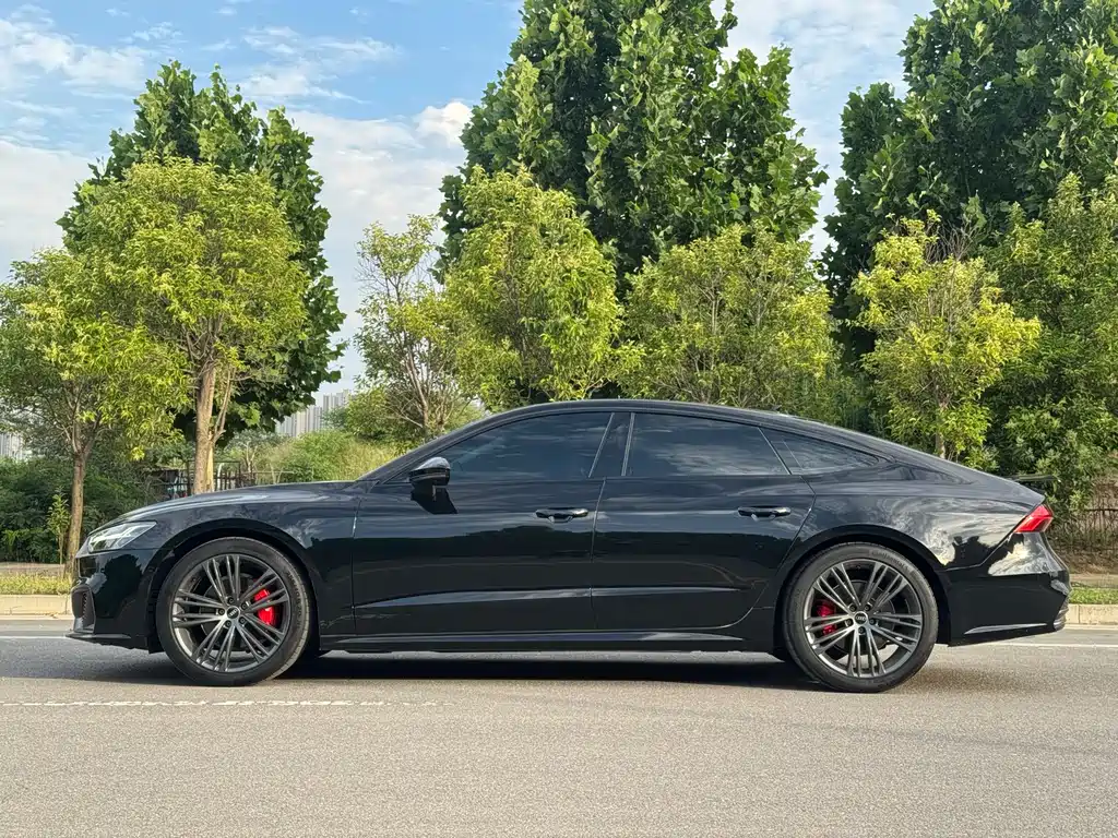Audi A7 2023 45 TFSI Premium Selection купить на сайте DeffCars