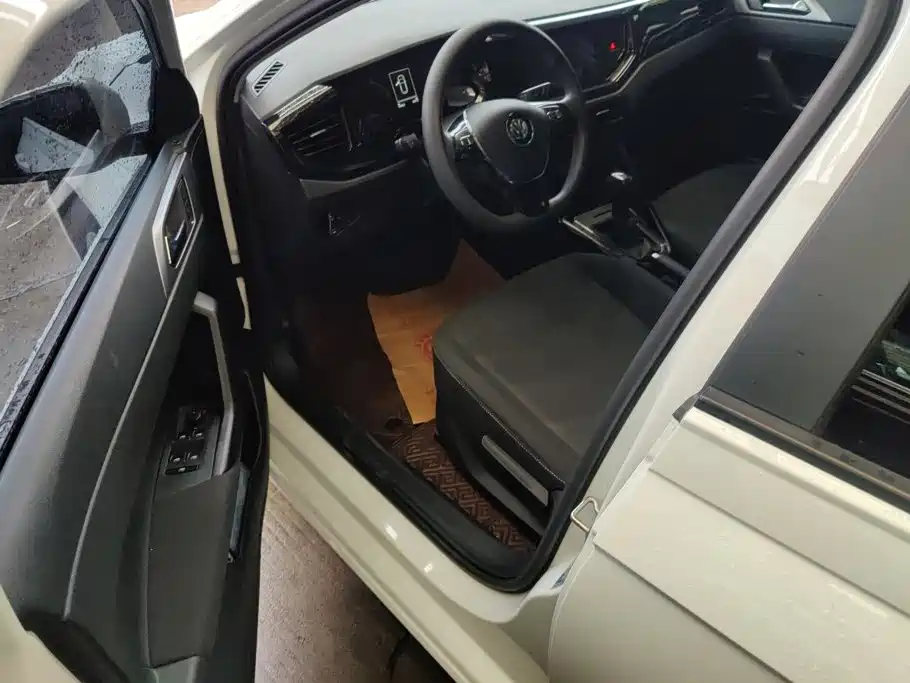 Polo 2019 Plus 1.5L Automatic Panoramic Enjoyment Edition купить на сайте DeffCars