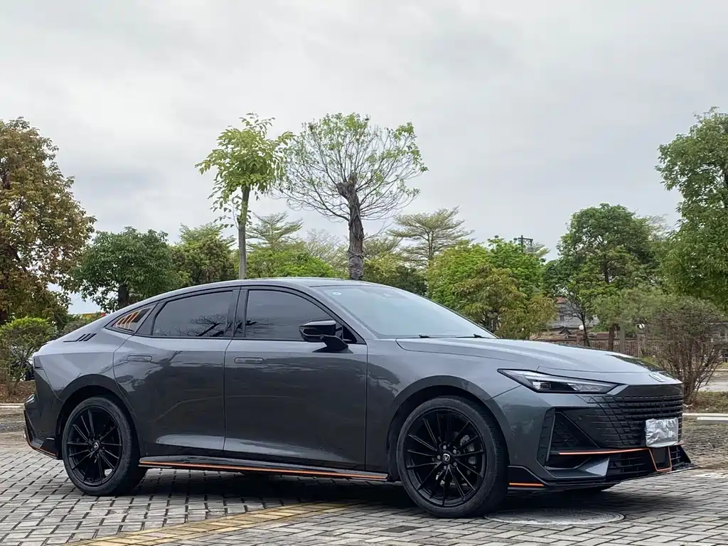 Changan UNI-V 2023 1.5T sports version купить на сайте DeffCars