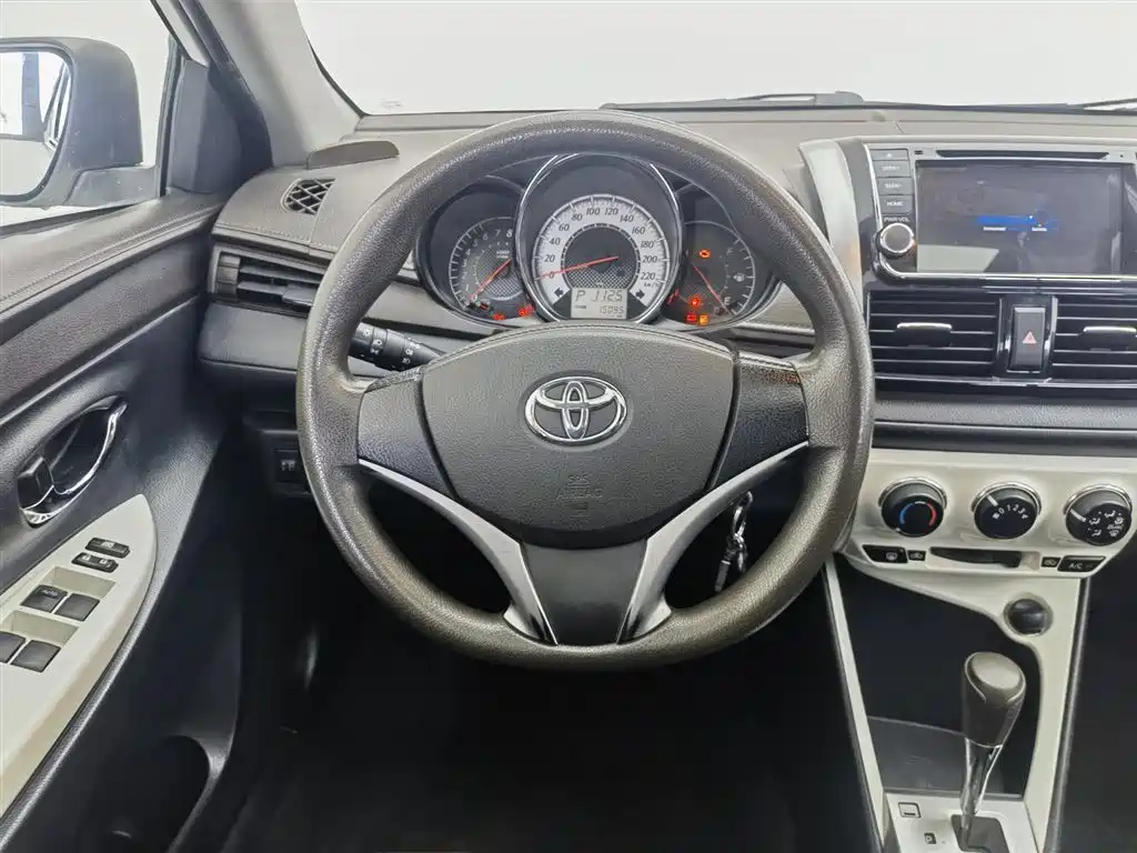 YARiS L 2015 1.5G automatic sunroof special edition купить на сайте DeffCars